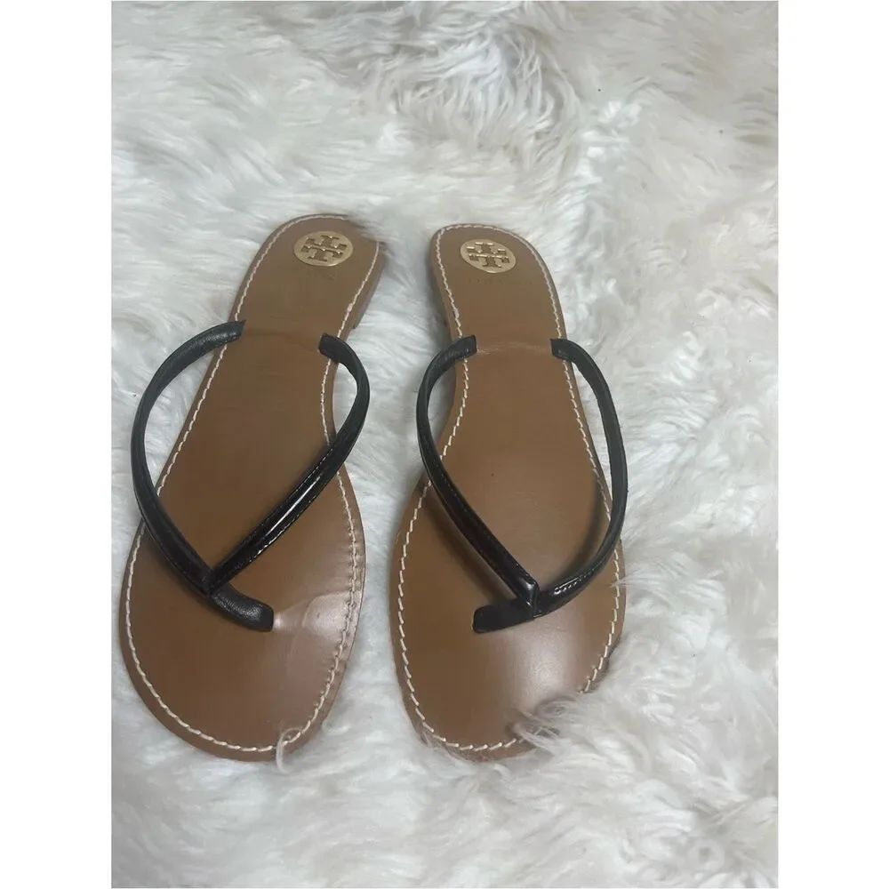 Tory Burch thong sandals Black patent leather Straps, tan footbed,gold logo SZ10